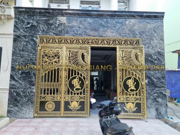 Cửa nhôm đúc mẫu-014