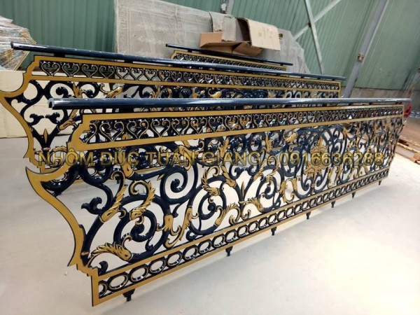 Lan can nhôm đúc - LC066