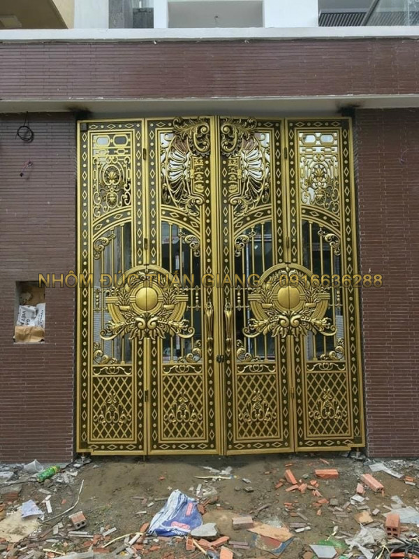 Cửa nhôm đúc mẫu-015