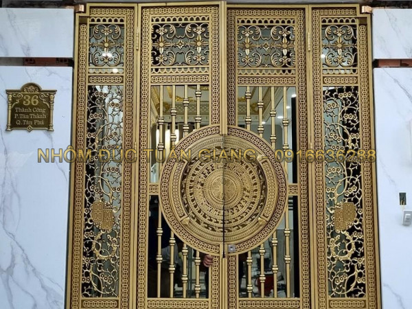 Cửa nhôm đúc mẫu-011