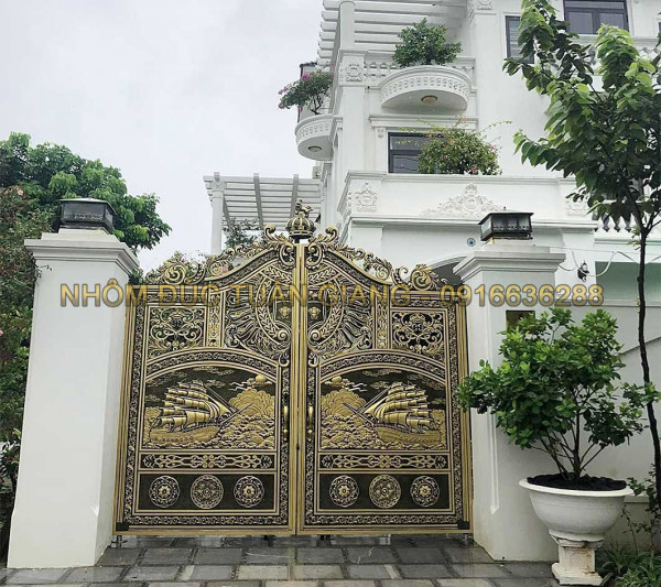 Cổng nhôm đúc mẫu C-217